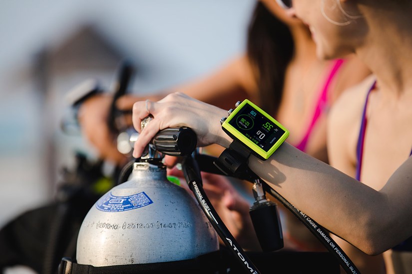 SUUNTO EON CORE LIME DIVE COMPUTER - Go Dive Tasmania